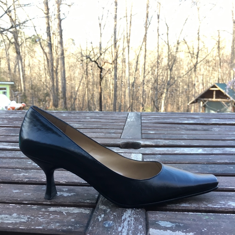 Black pointy kitten heels
